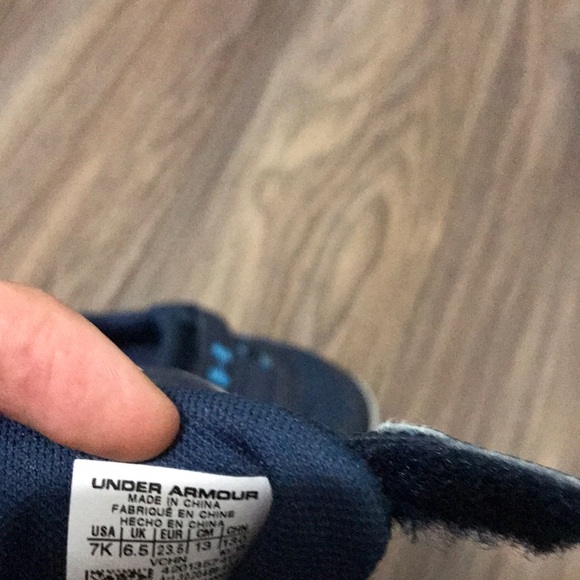 Shoes - Picture 3 of 4